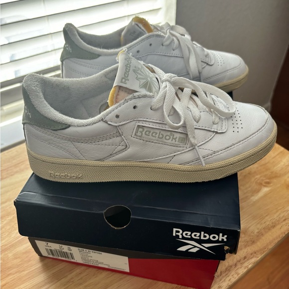 Reebok Club C 85 Vintage Sneaker- Size 7 Women’s - Picture 3 of 6